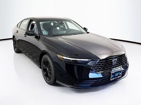 Used 2025 Honda Accord LX image 9