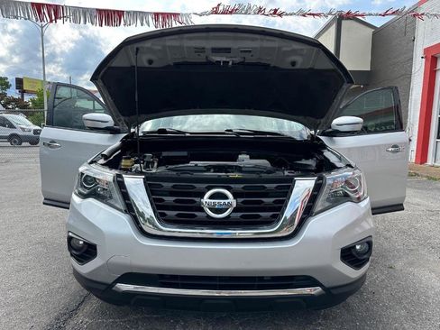 Used 2019 Nissan Pathfinder SL AWD/4WD image 34