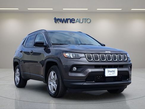 Used 2022 Jeep Compass Latitude w/ Convenience Group AWD/4WD image 7