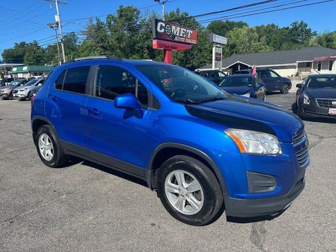 Used 2015 Chevrolet Trax LT w/ LT Plus Package AWD/4WD image 1
