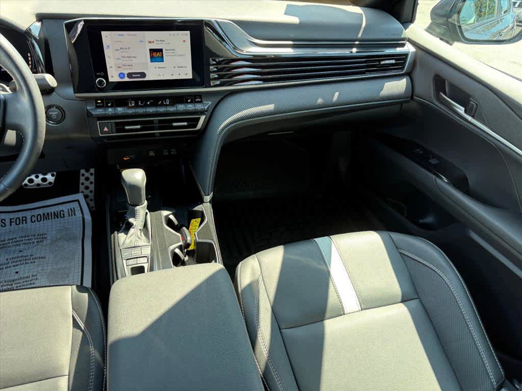 Used 2026 Toyota Camry SE w/ Convenience Package FWD image 5