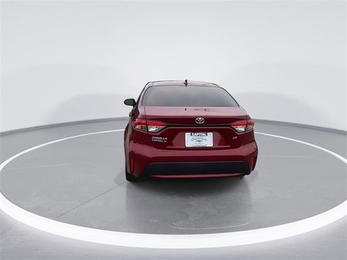 Used 2022 Toyota Corolla LE image 9