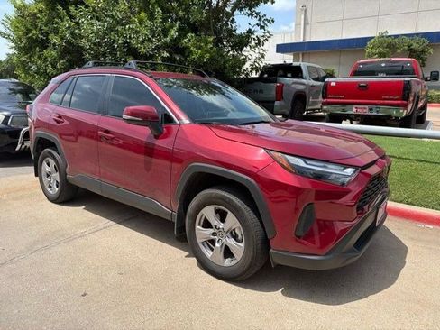 Used 2025 Toyota RAV4 XLE w/ Convenience Package FWD image 3