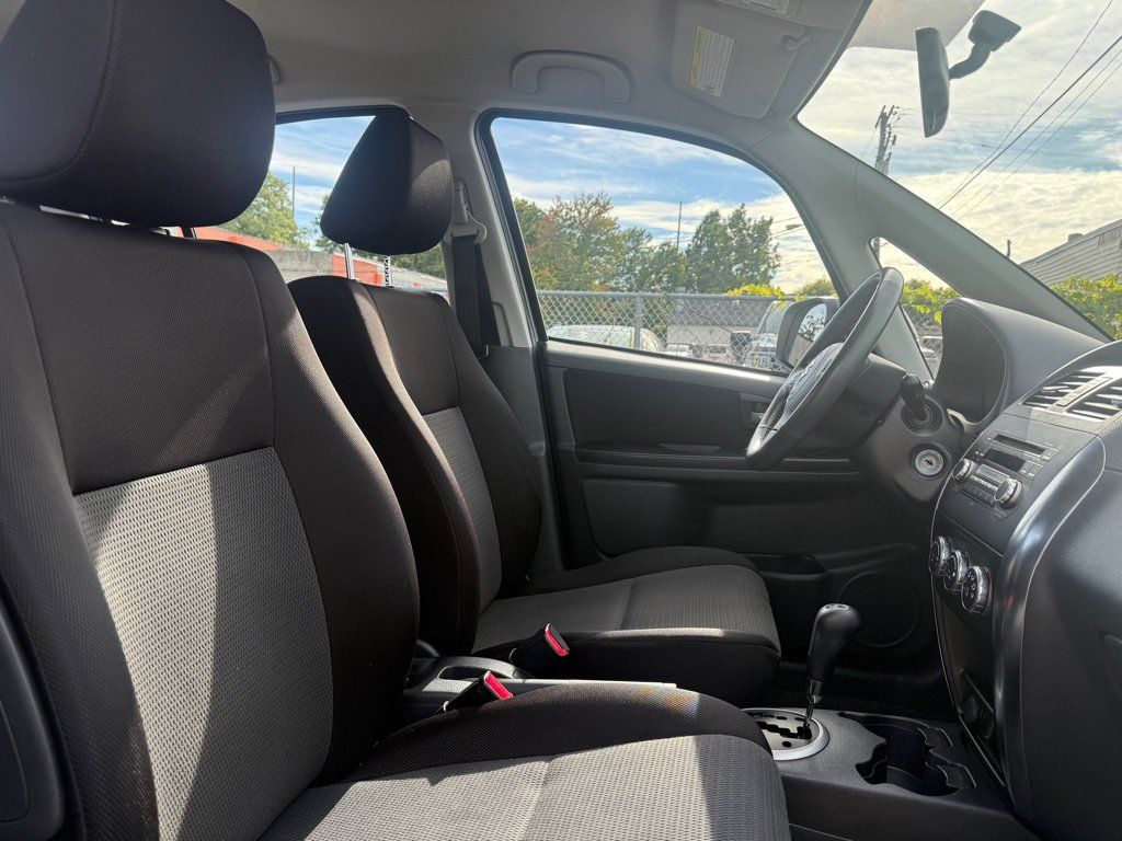 Used 2008 Suzuki SX4 Sedan FWD image 9