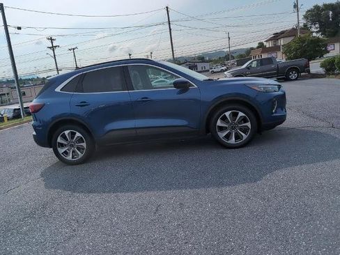 Certified 2023 Ford Escape Platinum w/ Premium Technology Package AWD/4WD image 4