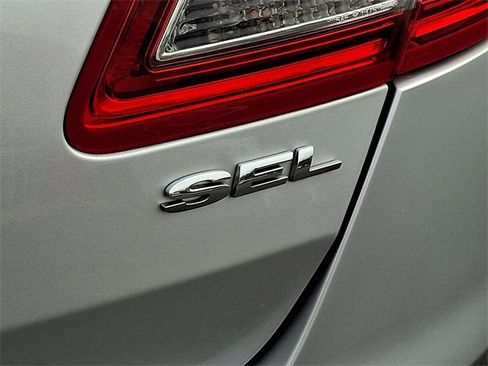 Used 2015 Ford Taurus SEL w/ Equipment Group 201A image 29