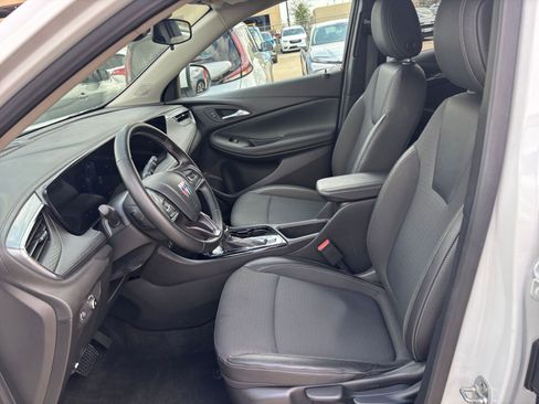 Used 2025 Buick Encore GX Preferred image 25