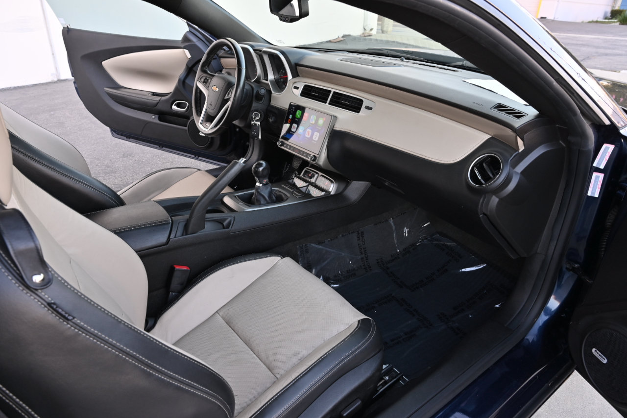 Used 2012 Chevrolet Camaro SS RWD image 12