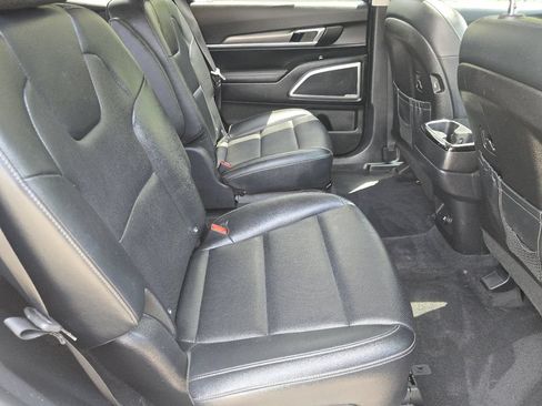 Used 2022 Kia Telluride S FWD image 19