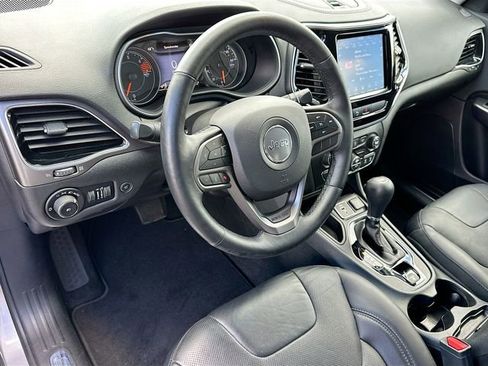 Used 2019 Jeep Cherokee Limited image 9