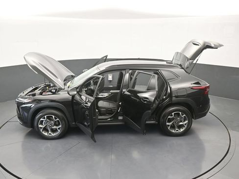 Used 2025 Chevrolet Trax LT FWD image 62