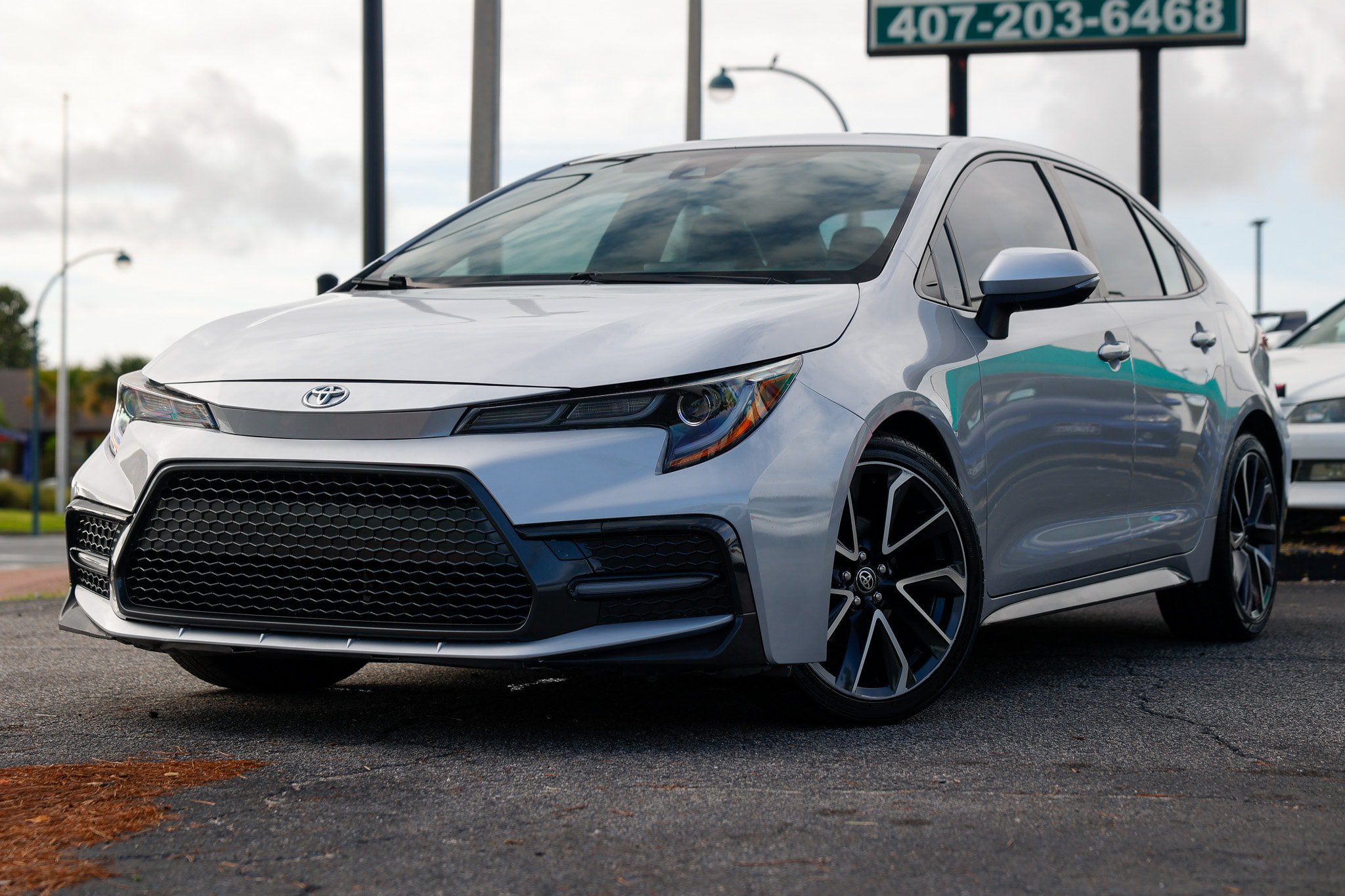 Used 2022 Toyota Corolla SE FWD image 1