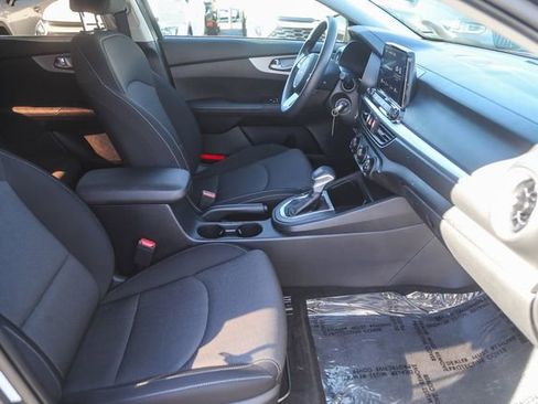 Certified 2022 Kia Forte LXS image 17