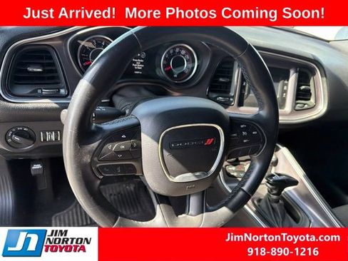 Used 2015 Dodge Challenger SXT RWD image 11