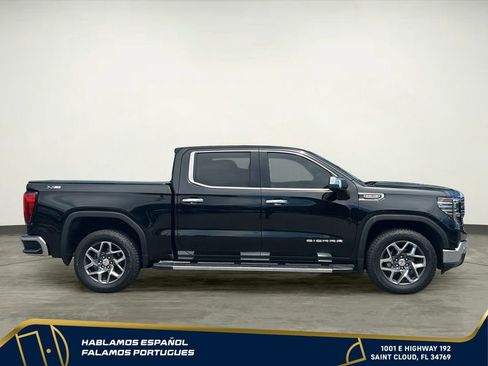 Used 2022 GMC Sierra 1500 SLT w/ SLT Premium Plus Package AWD/4WD image 7