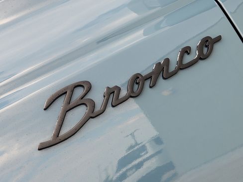 Used 2023 Ford Bronco Wildtrak AWD/4WD image 12