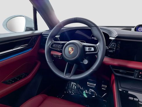 New 2026 Porsche Macan Electric image 25