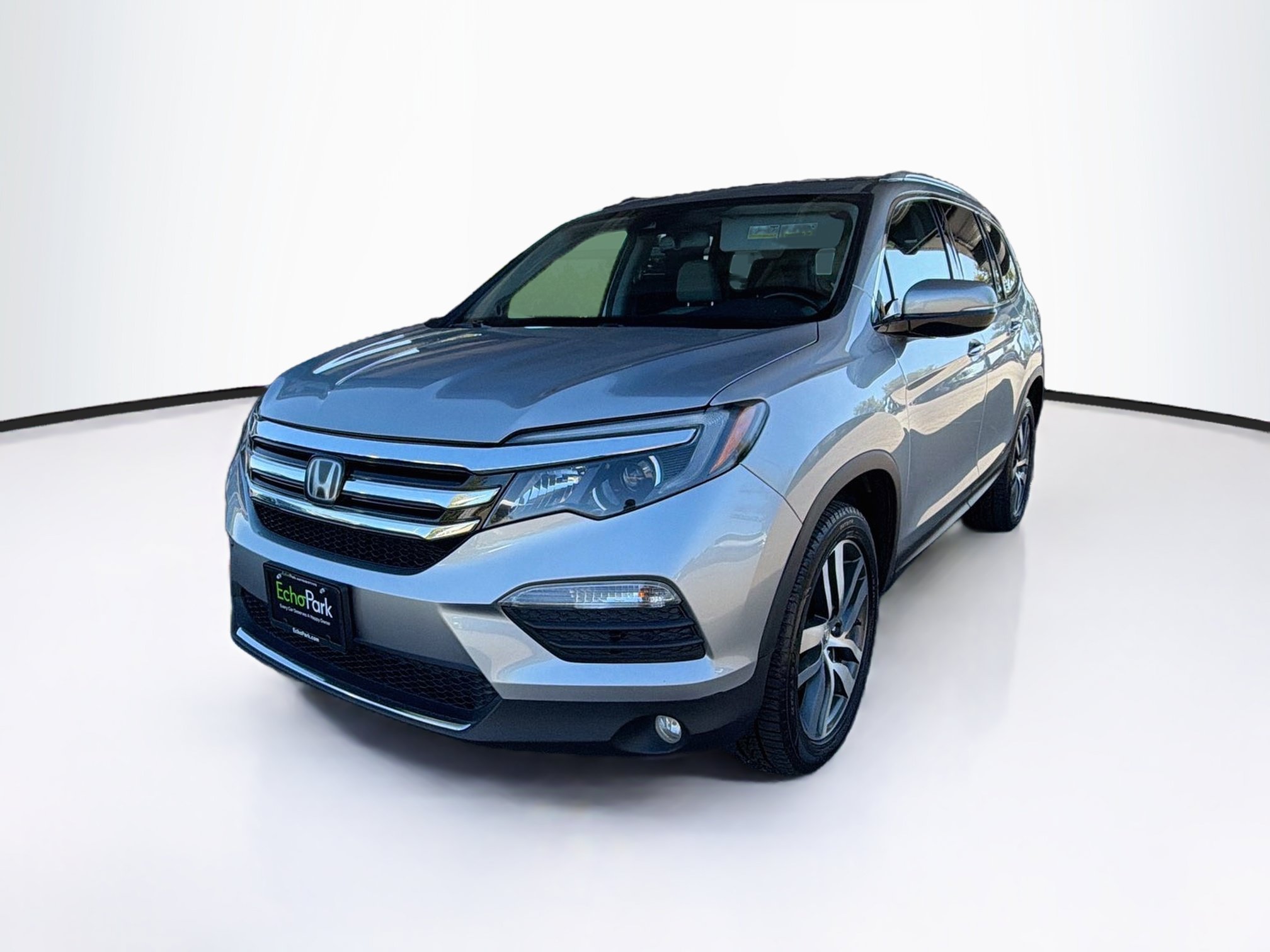 Used 2017 Honda Pilot Touring image 3