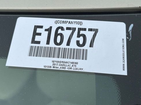 Used 2017 Cadillac XT5 Luxury w/ Driver Awareness Package AWD/4WD image 21