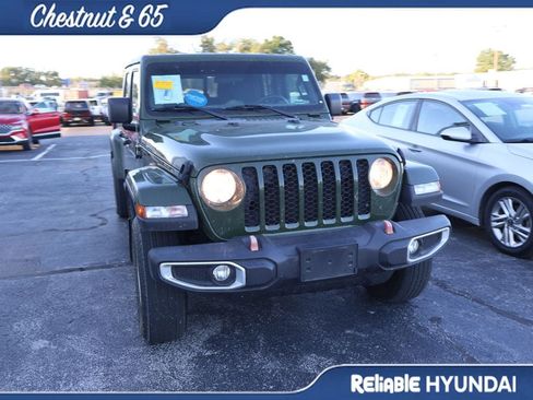 Used 2023 Jeep Gladiator Sport AWD/4WD image 4