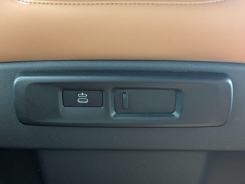 Used 2023 BMW X5 xDrive40i w/ Premium Package AWD/4WD image 22