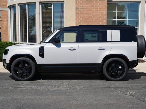 Used 2026 Land Rover Defender 110 X-Dynamic SE AWD/4WD image 2