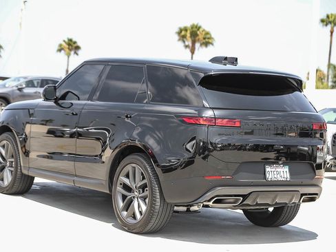 Used 2025 Land Rover Range Rover Sport SE AWD/4WD image 5