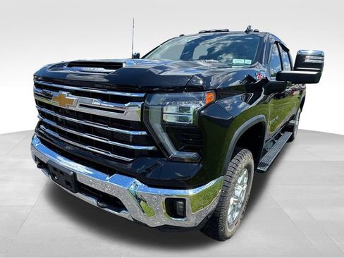 Used 2024 Chevrolet Silverado 2500 LTZ w/ LTZ Plus Package AWD/4WD image 10