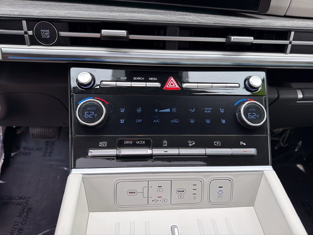 Used 2024 Hyundai Santa Fe Limited FWD image 29
