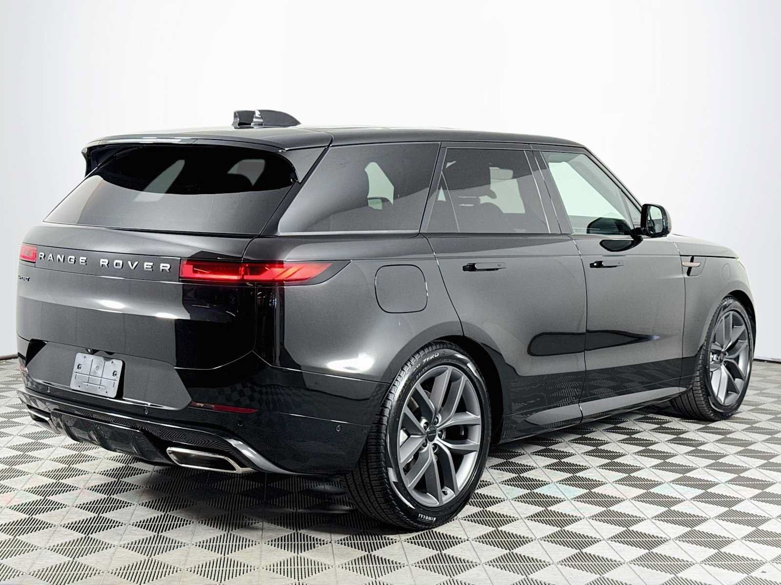 New 2026 Land Rover Range Rover Sport Dynamic SE AWD/4WD image 5