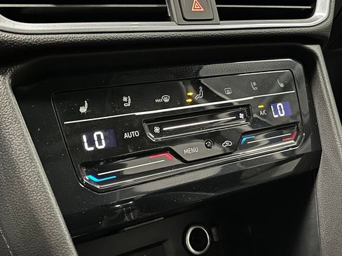 New 2026 Volkswagen Taos SEL AWD/4WD image 11