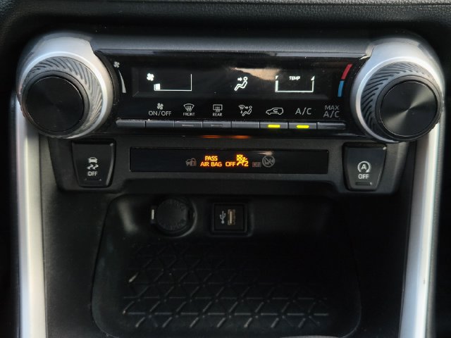 Used 2024 Toyota RAV4 LE FWD image 17