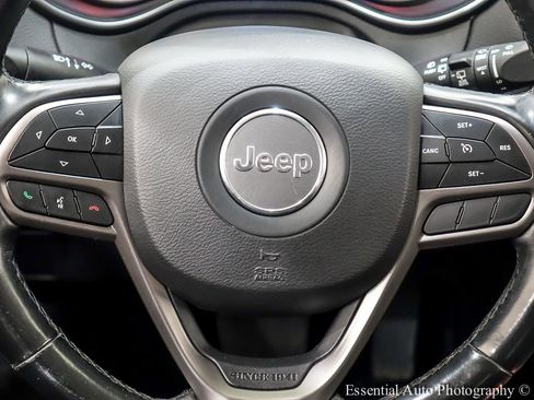 Used 2019 Jeep Cherokee Limited AWD/4WD image 18