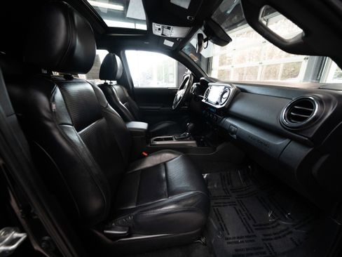 Used 2023 Toyota Tacoma TRD Sport image 26