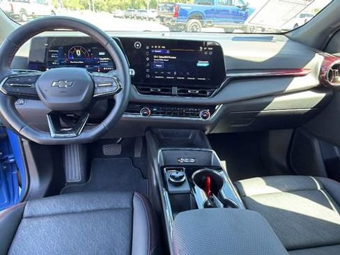 Used 2025 Chevrolet Equinox RS w/ Convenience Package III AWD/4WD image 18