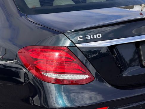 Used 2017 Mercedes-Benz E 300 image 10