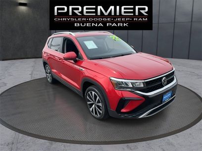 Used 2022 Volkswagen Taos SE w/ Panoramic Sunroof Package