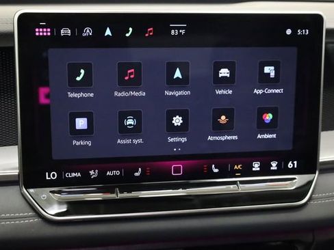 Used 2025 Volkswagen Tiguan SE FWD image 21