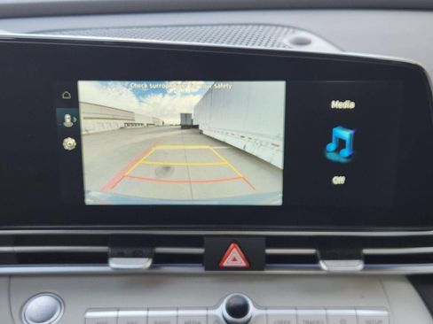 New 2026 Hyundai Elantra Limited image 15