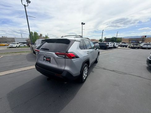 Used 2019 Toyota RAV4 LE image 4