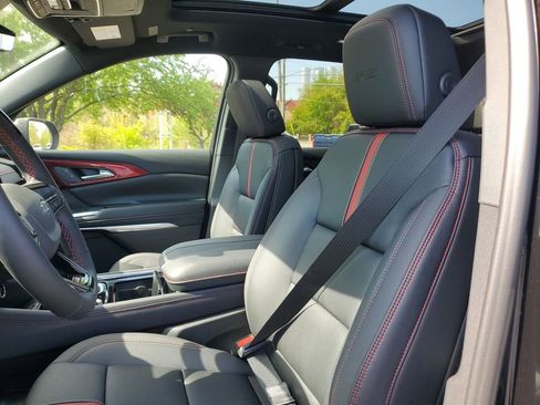 New 2026 Chevrolet Traverse RS w/ LPO, Floor Liner Package AWD/4WD image 18