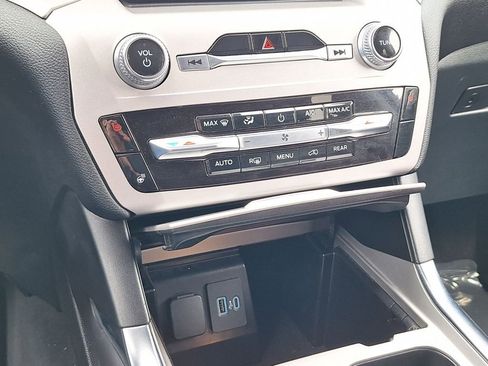 Used 2024 Ford Explorer XLT w/ Equipment Group 202A image 24