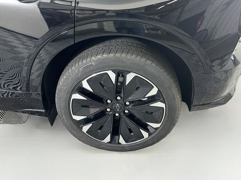 Used 2024 Chevrolet Blazer EV RS image 11