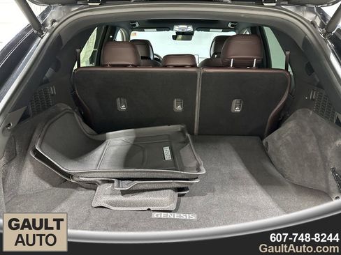 Used 2022 Genesis GV70 2.5T w/ Advanced Package image 18