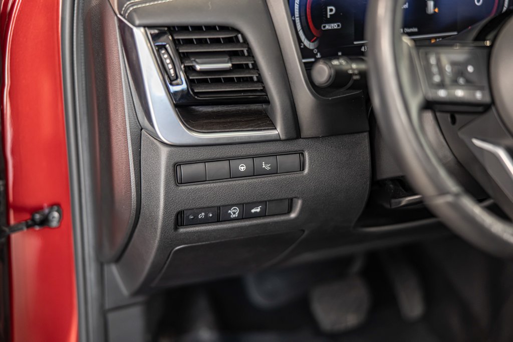 Used 2023 Nissan Rogue Platinum AWD/4WD image 21