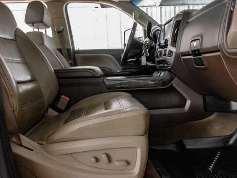 Used 2015 GMC Sierra 2500 Denali w/ Duramax Plus Package AWD/4WD image 31