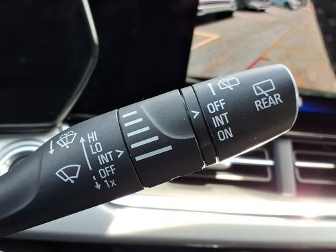 Used 2025 Chevrolet Trax LT image 24