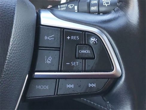 Used 2021 Toyota Highlander LE image 24