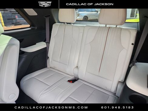 New 2026 Cadillac Vistiq Sport image 11