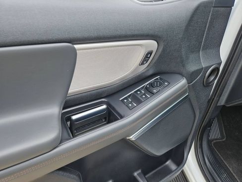 Used 2025 Ford Expedition Active AWD/4WD image 15